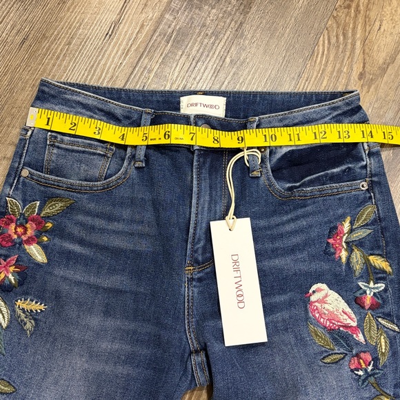 Driftwood Kelly Embroidered Bird and Floral Jeans 
Size 25/31 - Picture 7 of 9